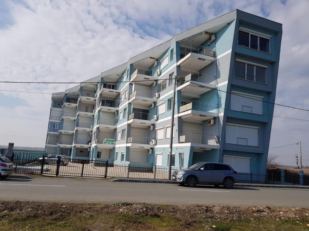 Nasty Apartament コスティネシュティ エクステリア 写真
